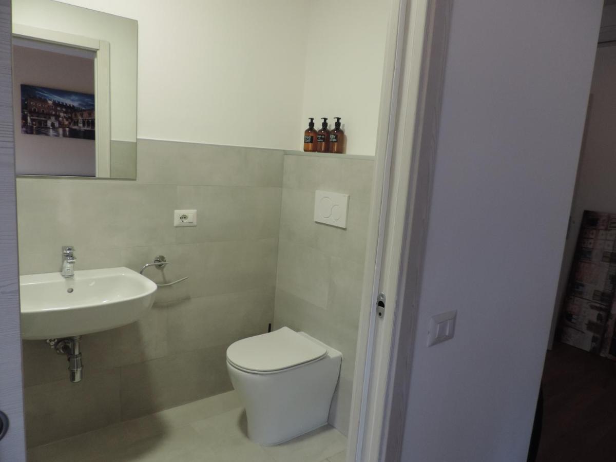 Sciesa Guest House Verona Bagian luar foto